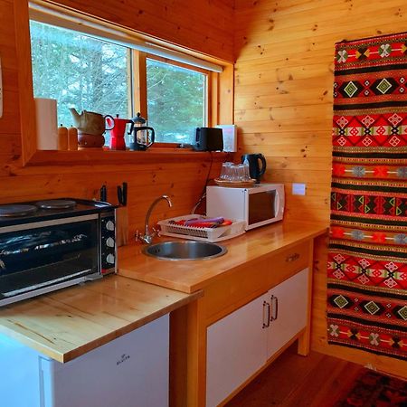 Beautiful Cottage In クヴェラゲルジ エクステリア 写真