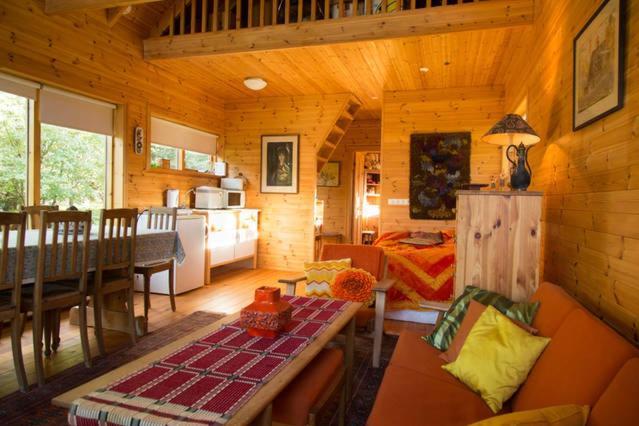 Beautiful Cottage In クヴェラゲルジ エクステリア 写真